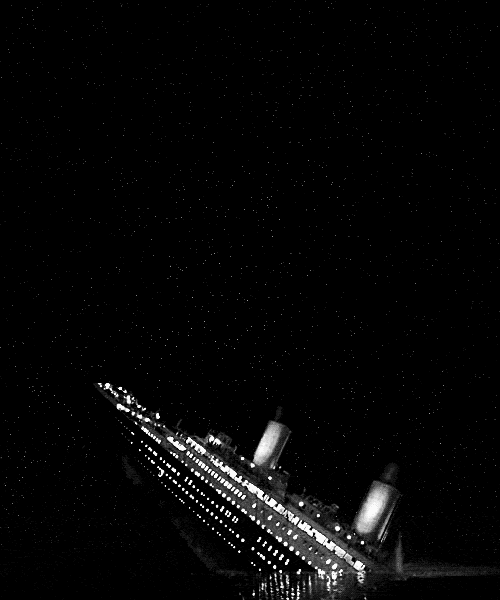 Кадры погружения Титаника в воду gif