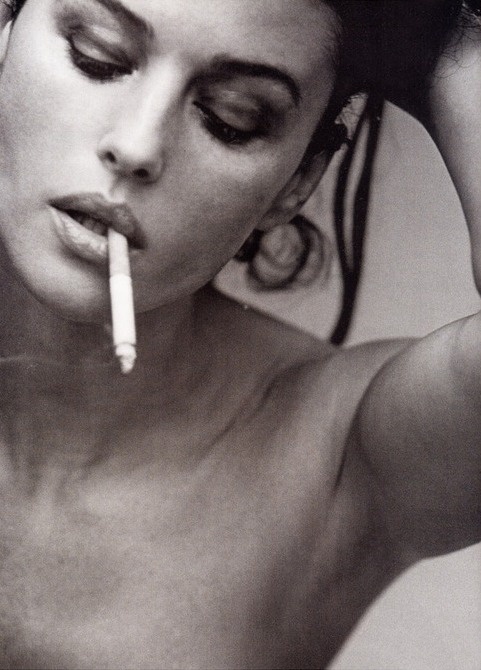 Моника Белуччи фото сигарета Monica Belucci photo cigarette