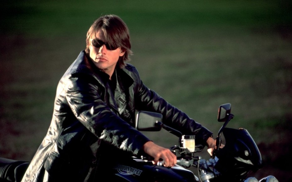 Миссия невыполнима (Mission Impossible) 2000 год Том Круз на мотоцикле