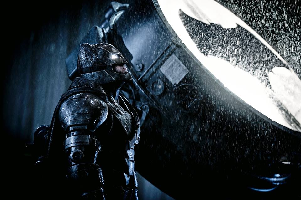 На заре справедливости кадры Бэтмен 