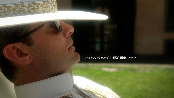 the_young_pope_key_art