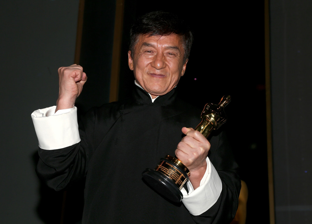 Джеки Чан получил почетный Оскар